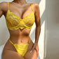 Completo intimo trasparente in pizzo con cinturino da donna