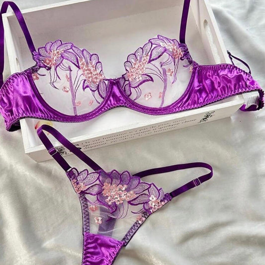 Completo intimo da donna con anello in acciaio e nastro ricamato viola