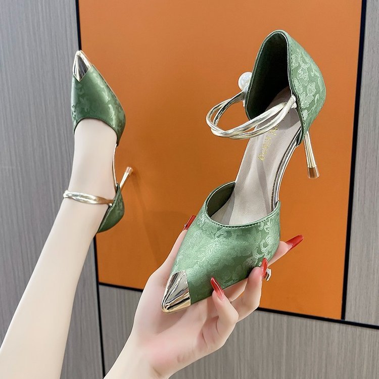 Fashionable Metal Pointed Pearl Women's Satin Flower High Heels