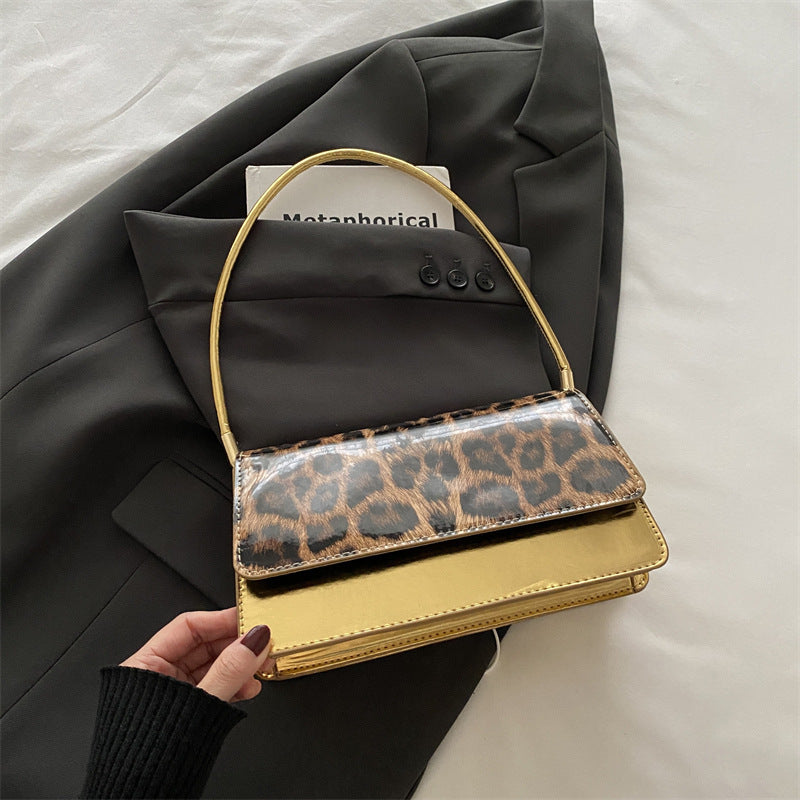 Borsa a tracolla con stampa leopardata e interesse speciale