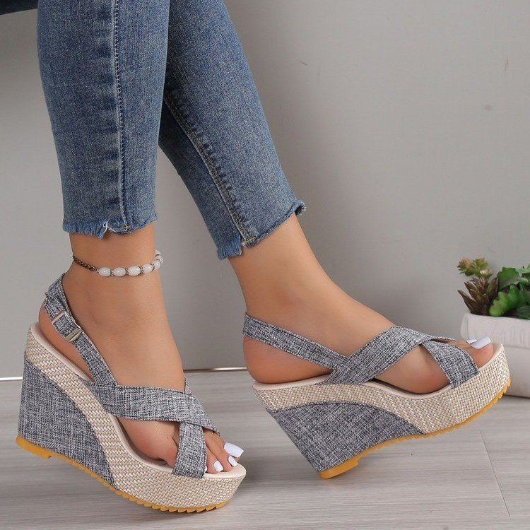 Sandali con zeppa e plateau da donna in denim taglie forti
