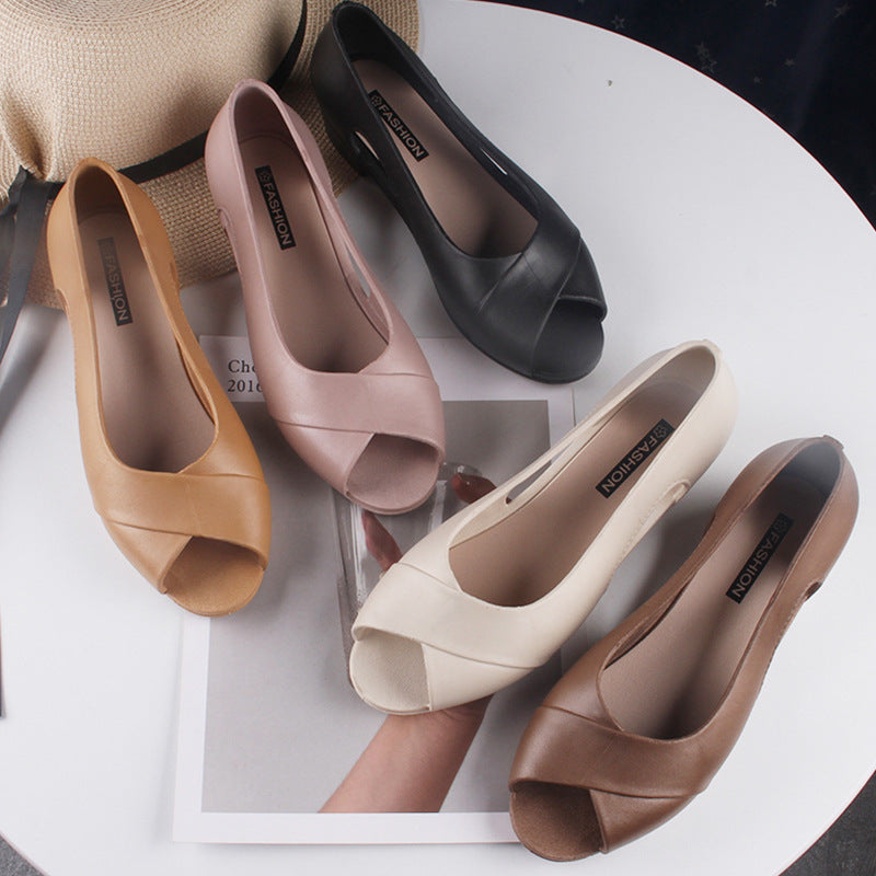 Neue Sandalen für Damen mit ausgehöhlter Plattform für drinnen und draußen