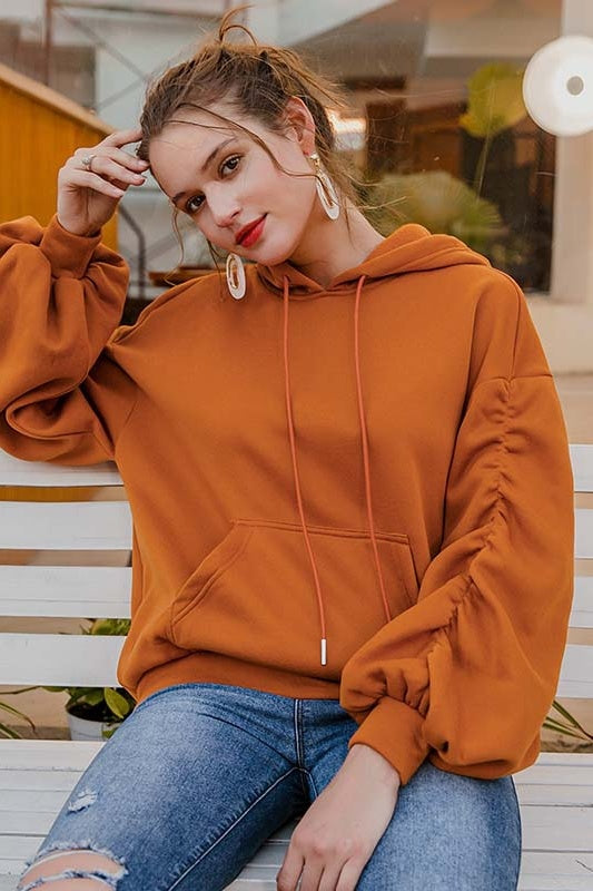 Kürbisfarbener Plissierter Pullover im Hong Kong-Stil mit Kapuze, einfarbig, lockerer Pullover