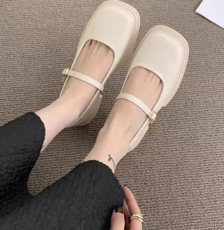 Damen Plateauschuhe aus Leder mit rundem Kopf im britischen Stil, Schnalle, Perle