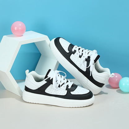 Coppia di scarpe da ginnastica con plateau morbide e comode