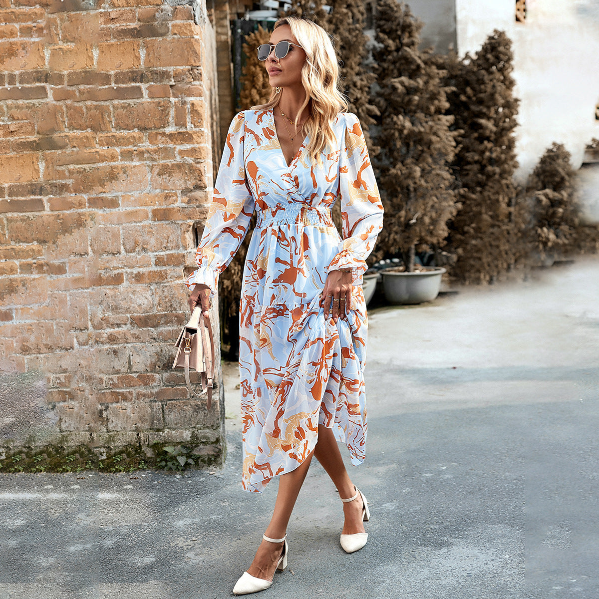 Abito casual con scollo a V da donna alla moda