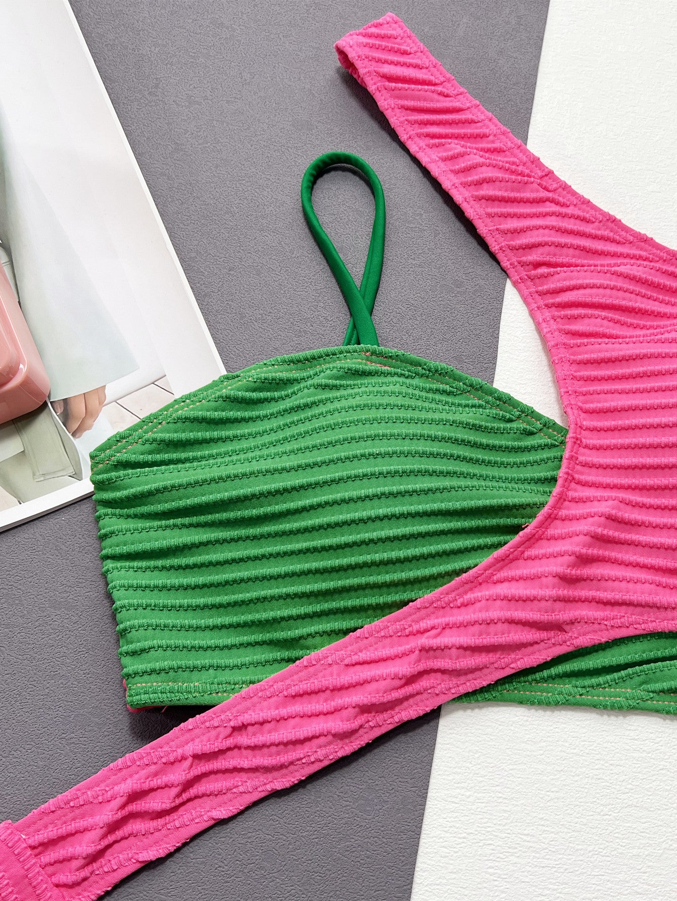 Bikini da spiaggia da donna con spacco a contrasto