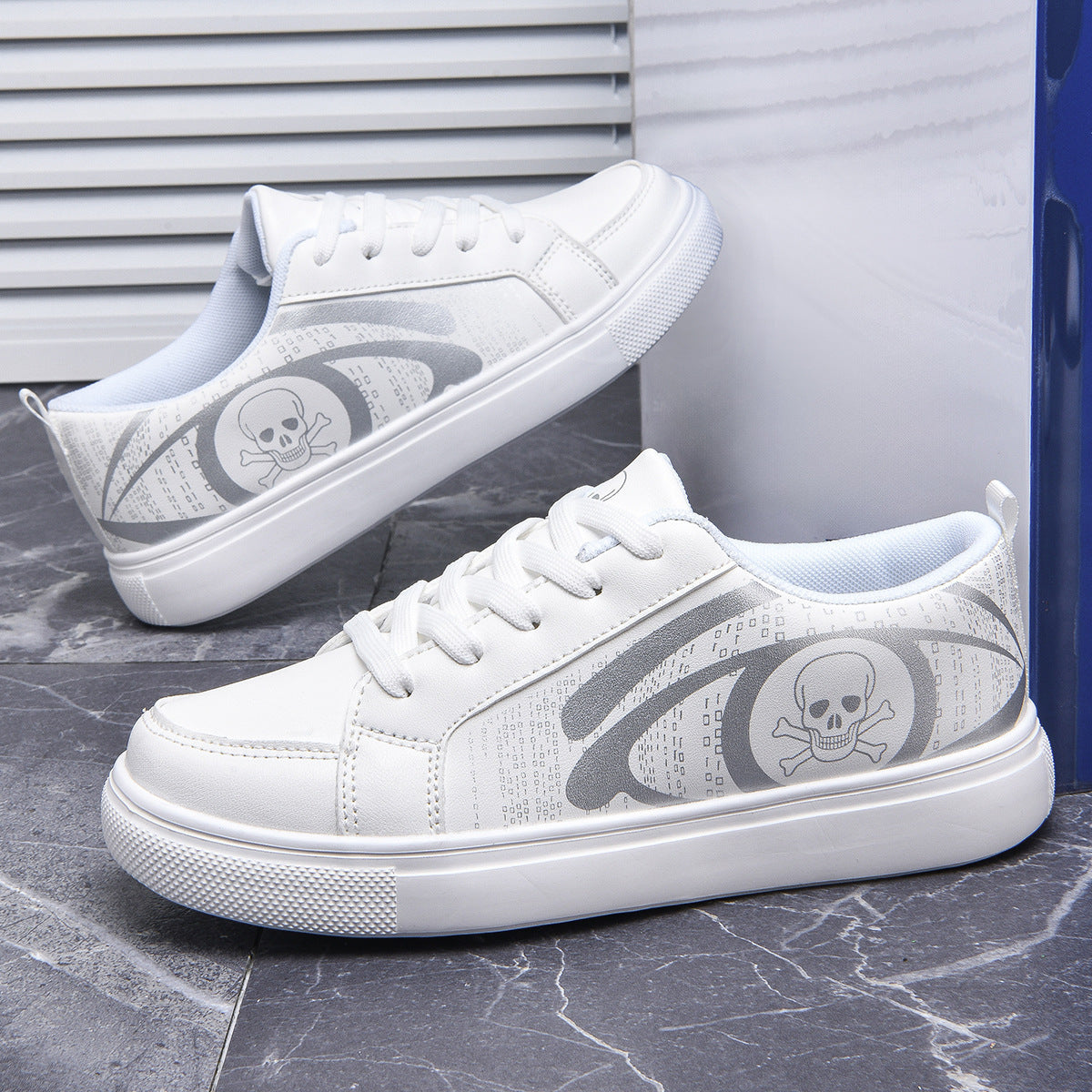 Scarpe da donna in pelle bianca alla moda taglie forti