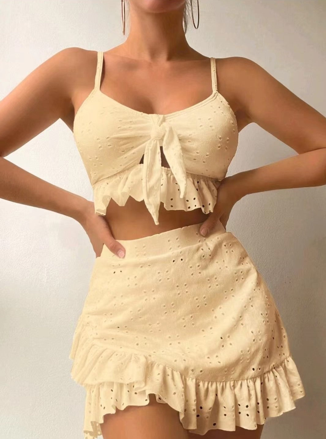 3-teiliger Strandbikini mit hüftbetontem Rock, modisches Rüschendesign, Badeanzug-Set, Sommer-Damenbekleidung