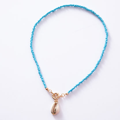 Contrasting Beige Shell Necklace