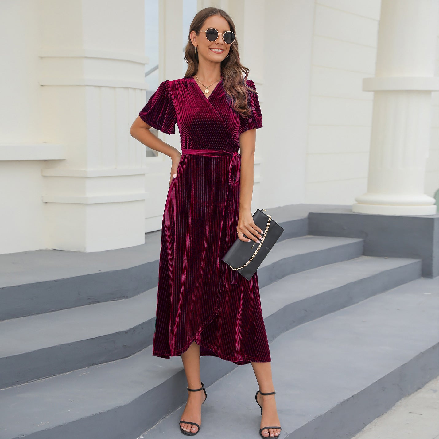 Mittellanges Abendkleid aus geteiltem goldenem Samt für Damen im Frühling und Herbst