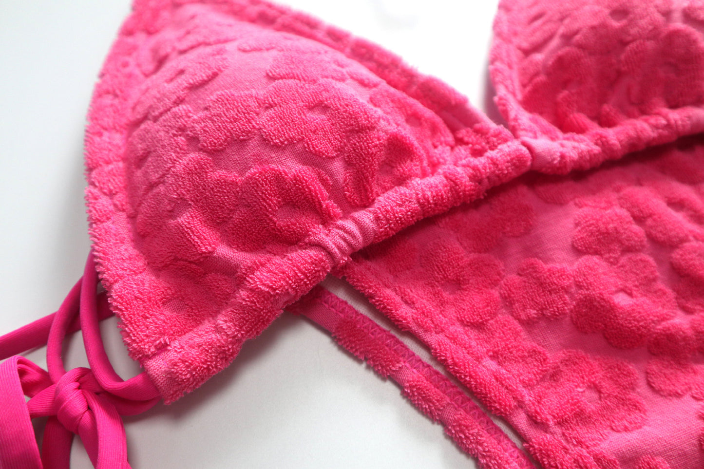 Costume da bagno bikini europeo e americano con allacciatura a tre punti in tessuto speciale a fiori