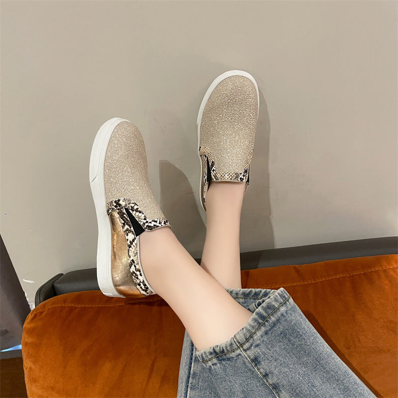 Scarpe da donna con punta tonda e paillettes, modello serpente e fondo piatto