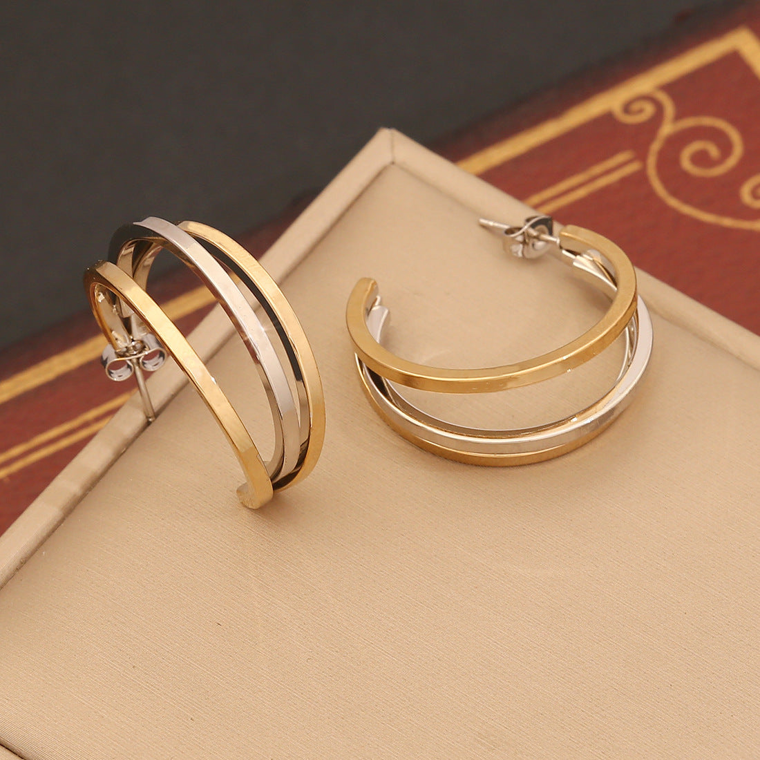 Orecchini lineari personalizzati in acciaio inossidabile