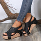Damen Sandalen mit Keilabsatz und Peep-Toe-Nieten