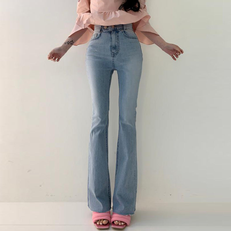 Vielseitige, schlankmachende Jeanshose mit hoher Taille und zwei Knöpfen sowie Doppeltaschen im Frühlings-Design, leicht ausgestellt für Damen