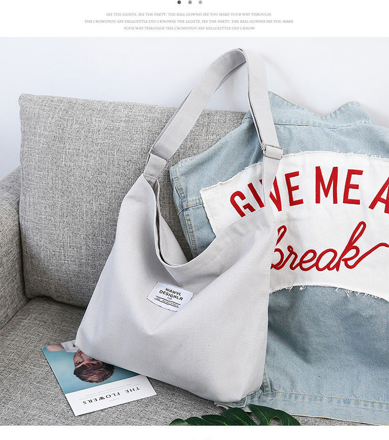 Schultertasche im koreanischen Stil mit Buchstaben