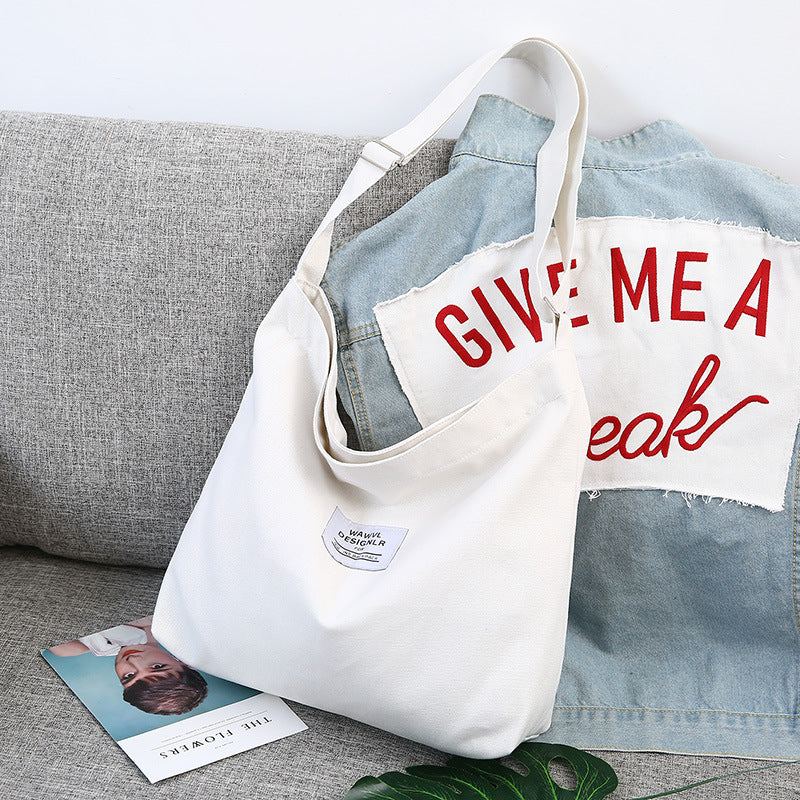 Schultertasche im koreanischen Stil mit Buchstaben