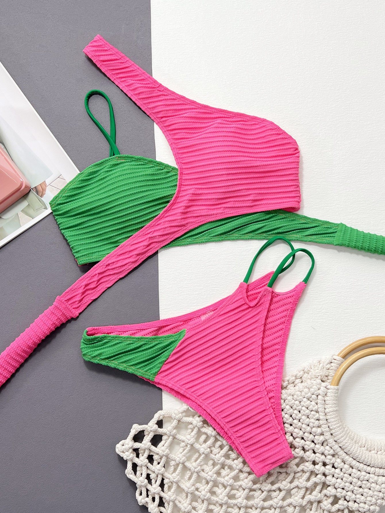Bikini da spiaggia da donna con spacco a contrasto