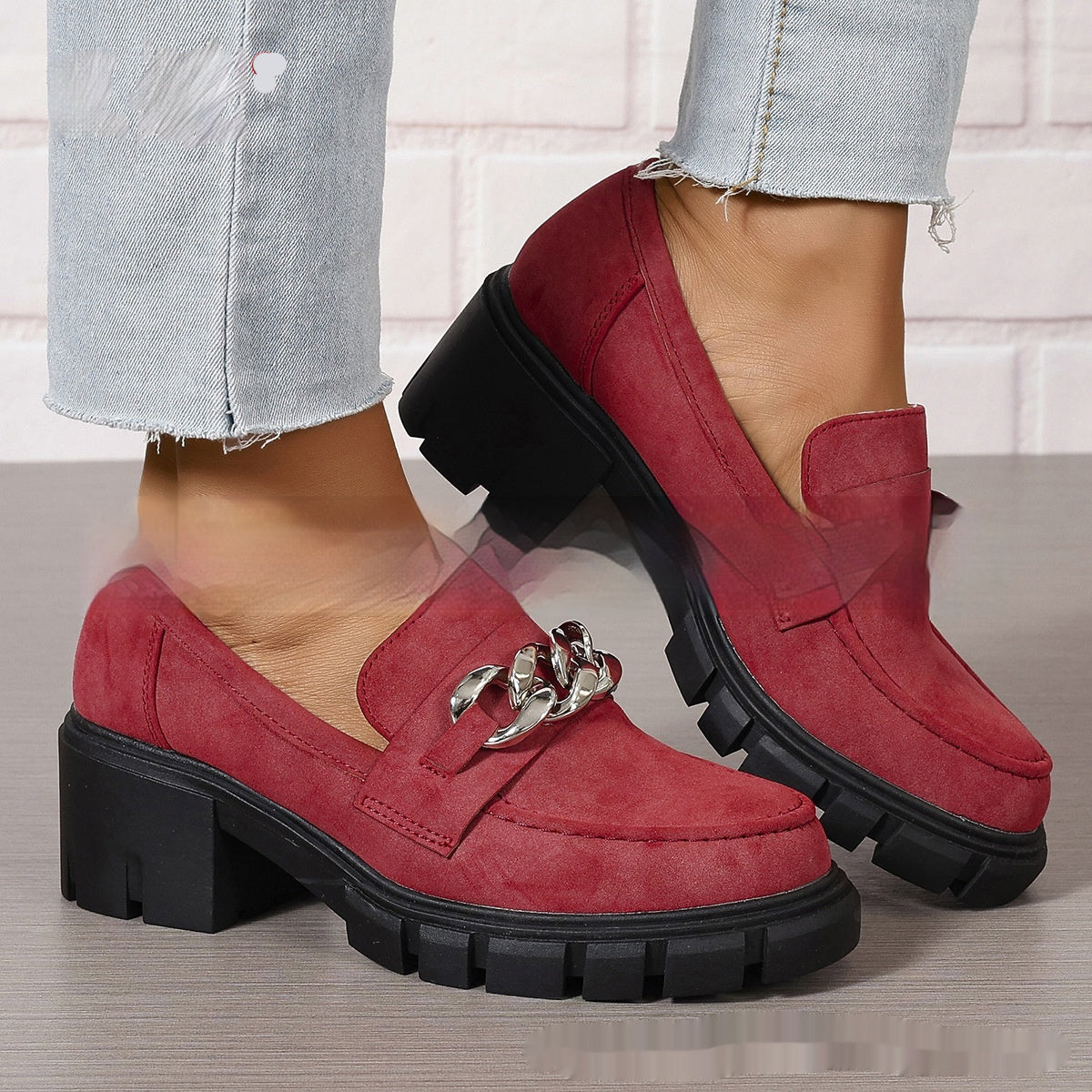 Scarpe alla moda da donna con catena di grandi dimensioni