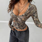 Maglietta a maniche lunghe mimetica con design Hot Girl da donna