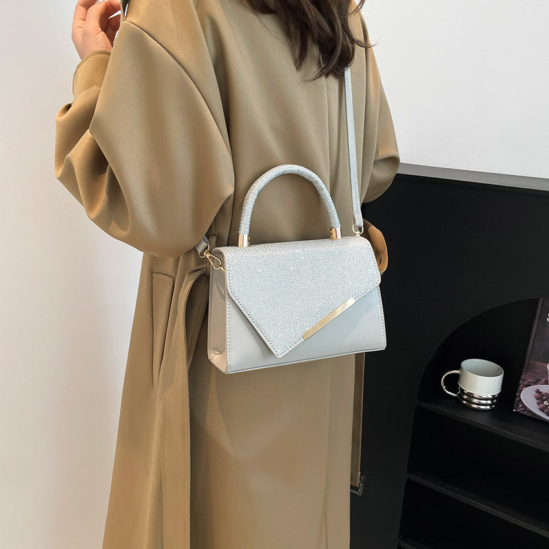 Borsa a mano alla moda con design speciale per autunno e inverno
