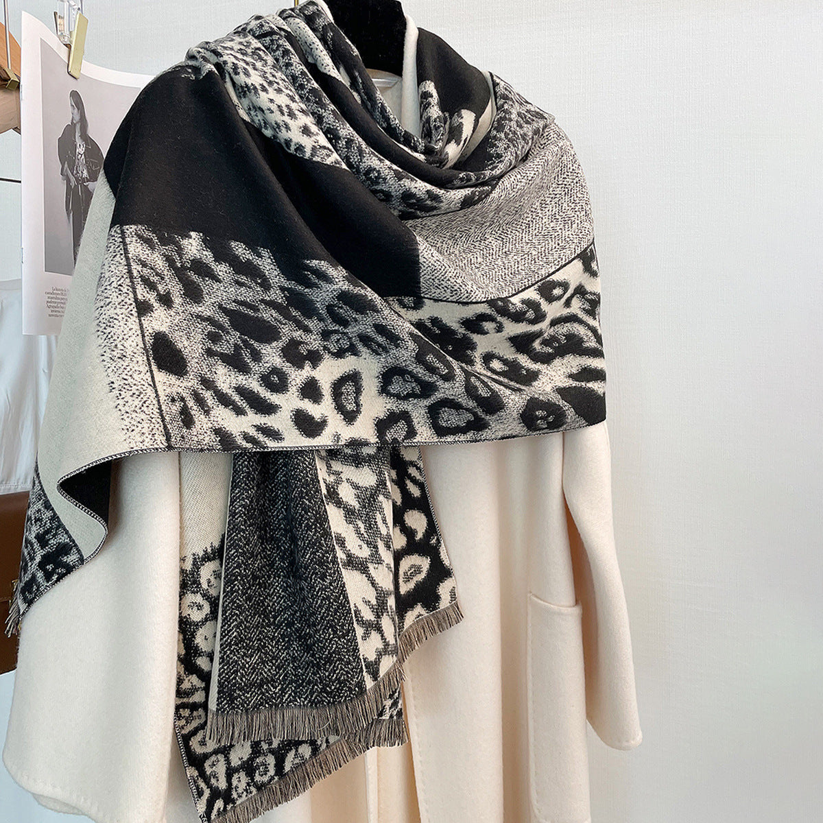 Sciarpa con stampa leopardata color-block autunnale e invernale, spessa e calda, per un clima caldo