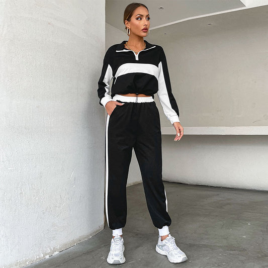 Completo casual in due pezzi con maglione con collo alto patchwork