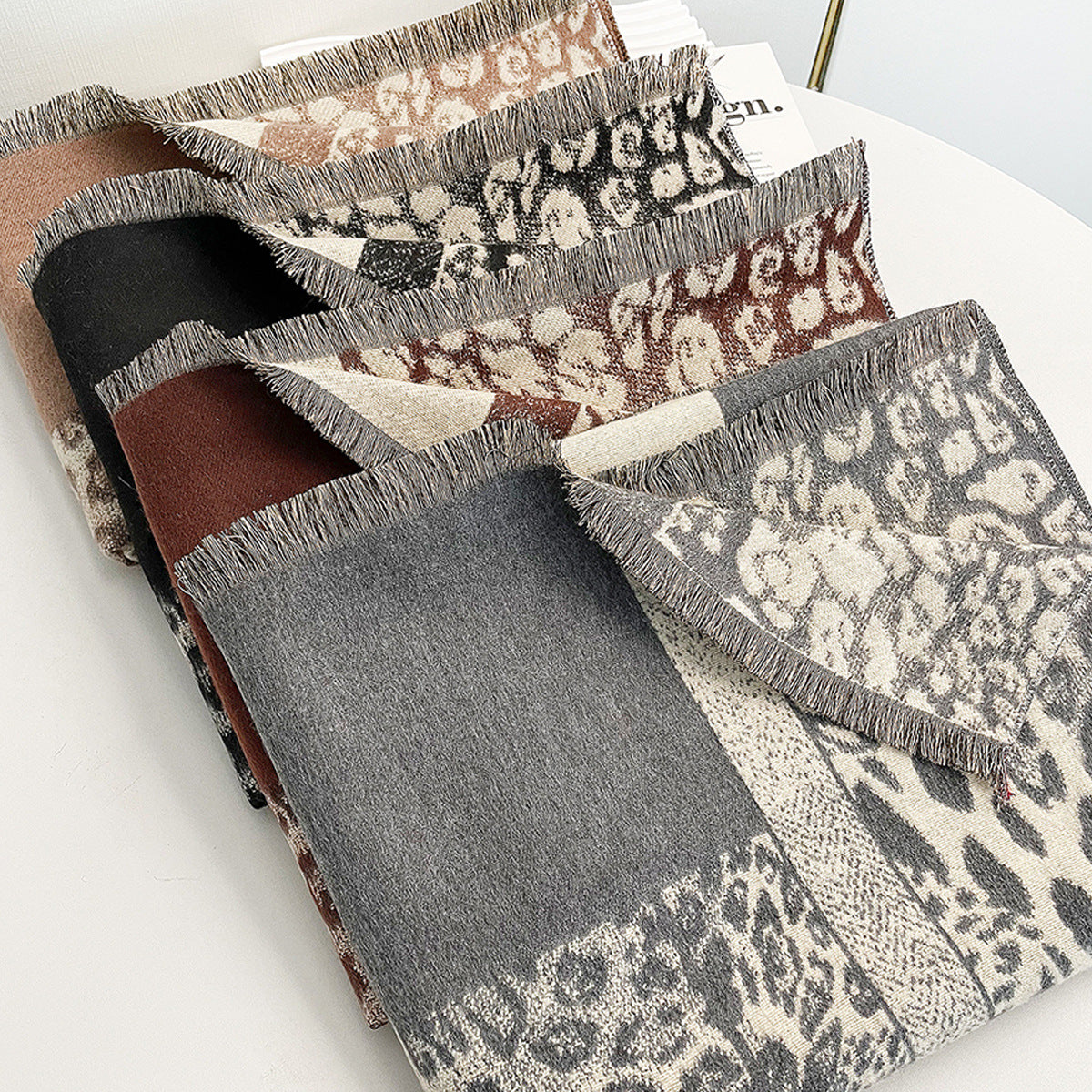 Sciarpa con stampa leopardata color-block autunnale e invernale, spessa e calda, per un clima caldo