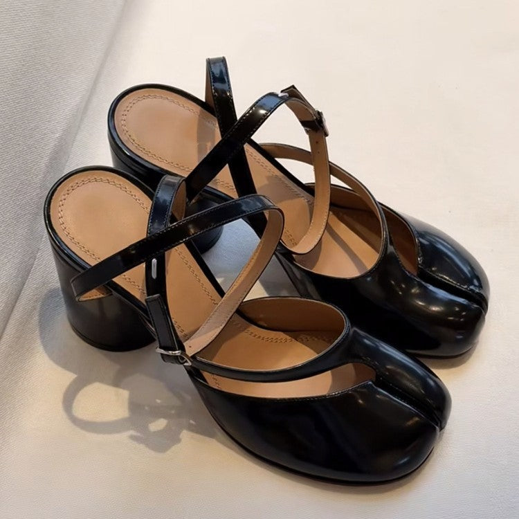 Scarpe con lacci incrociati e tacco spesso da donna con punta divisa di Niche