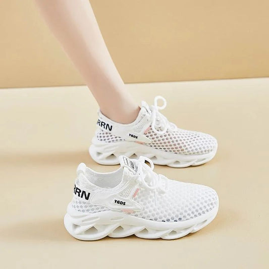 Sneakers estive Fly-knit in mesh versatile e traspirante