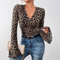 Top in maglia sexy attillato con scollo a V a strati leopardati e maniche svasate