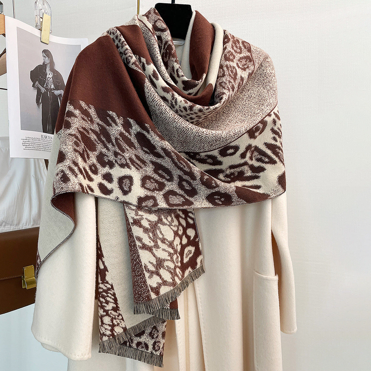 Sciarpa con stampa leopardata color-block autunnale e invernale, spessa e calda, per un clima caldo