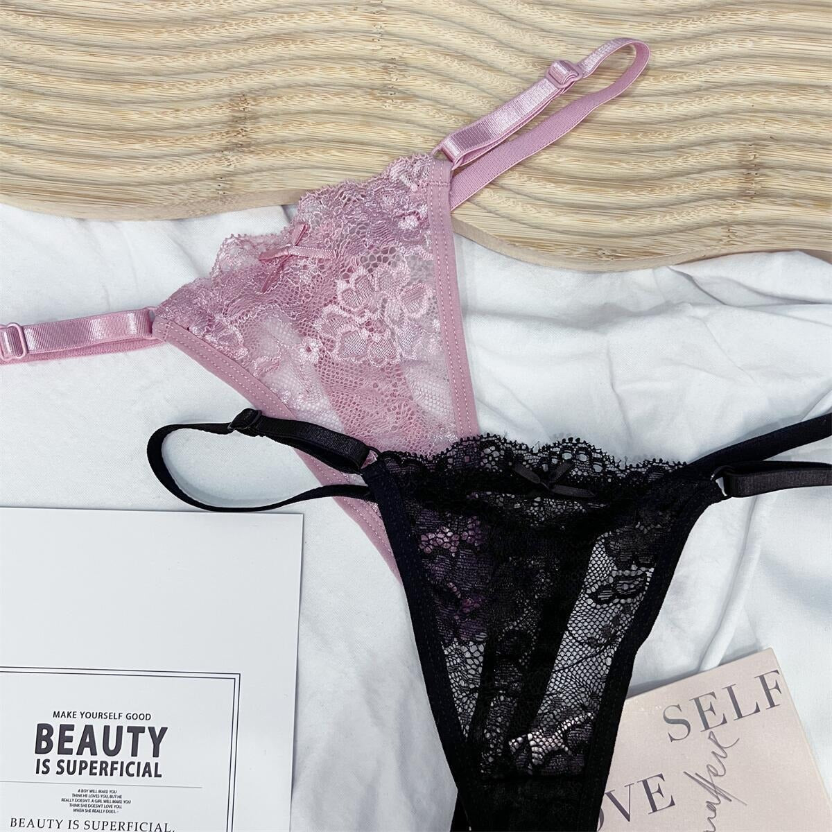 Hohle Spitze, verstellbare Schnalle, niedrige Taille, weiche, bequeme Unterwäsche für Damen