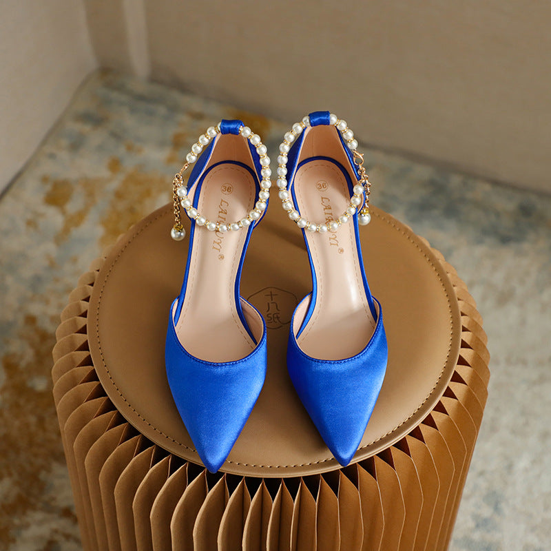 Scarpe con tacco a spillo a punta e scollate