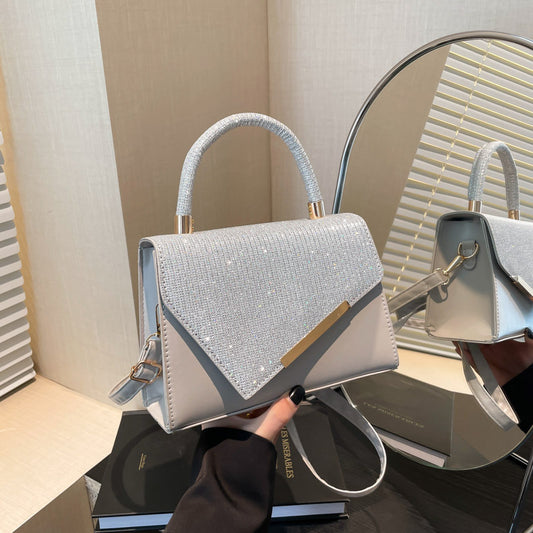 Borsa a mano alla moda con design speciale per autunno e inverno