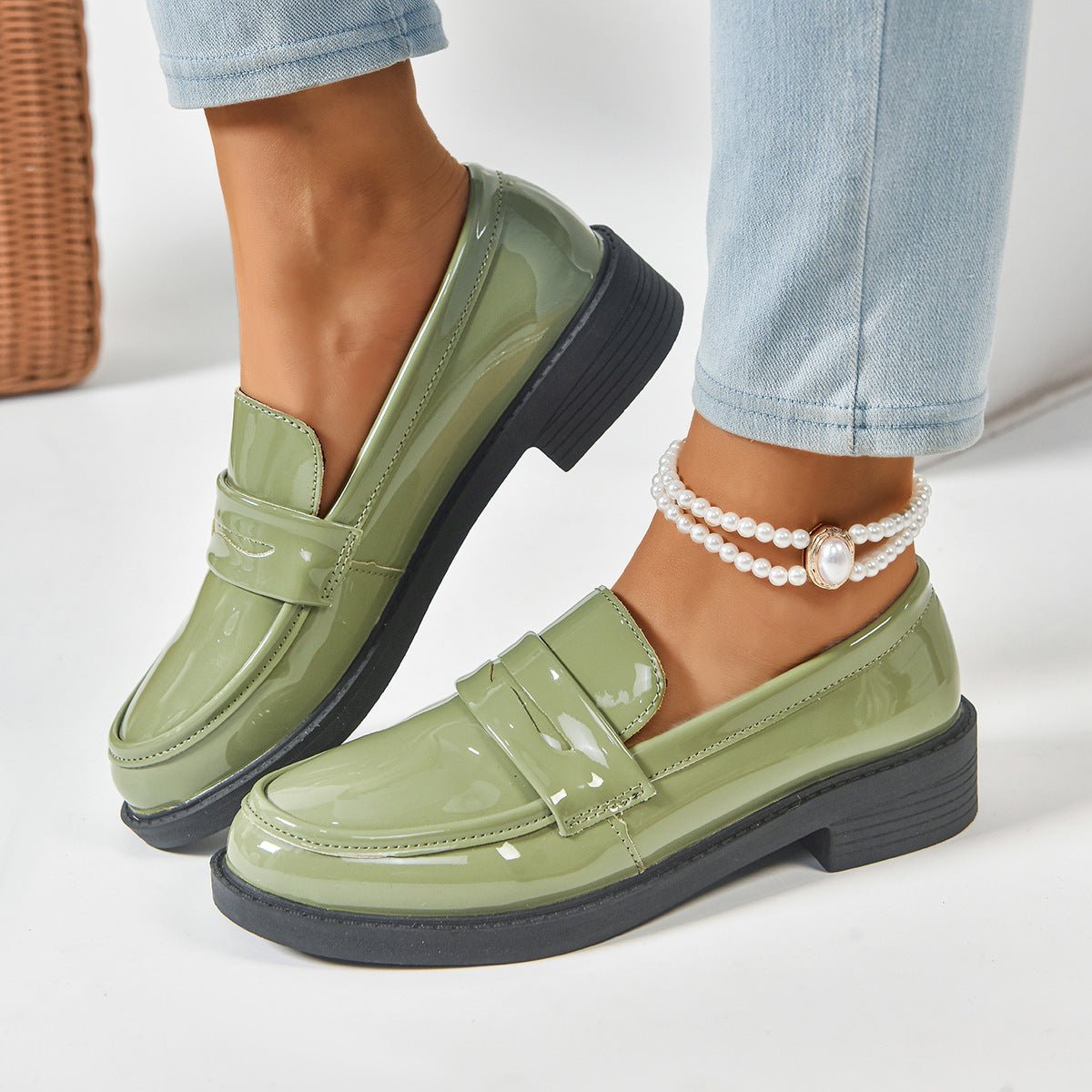Retro Square Toe Plateau Höhe erhöhende Lederschuhe Damen Uniform Schuhe