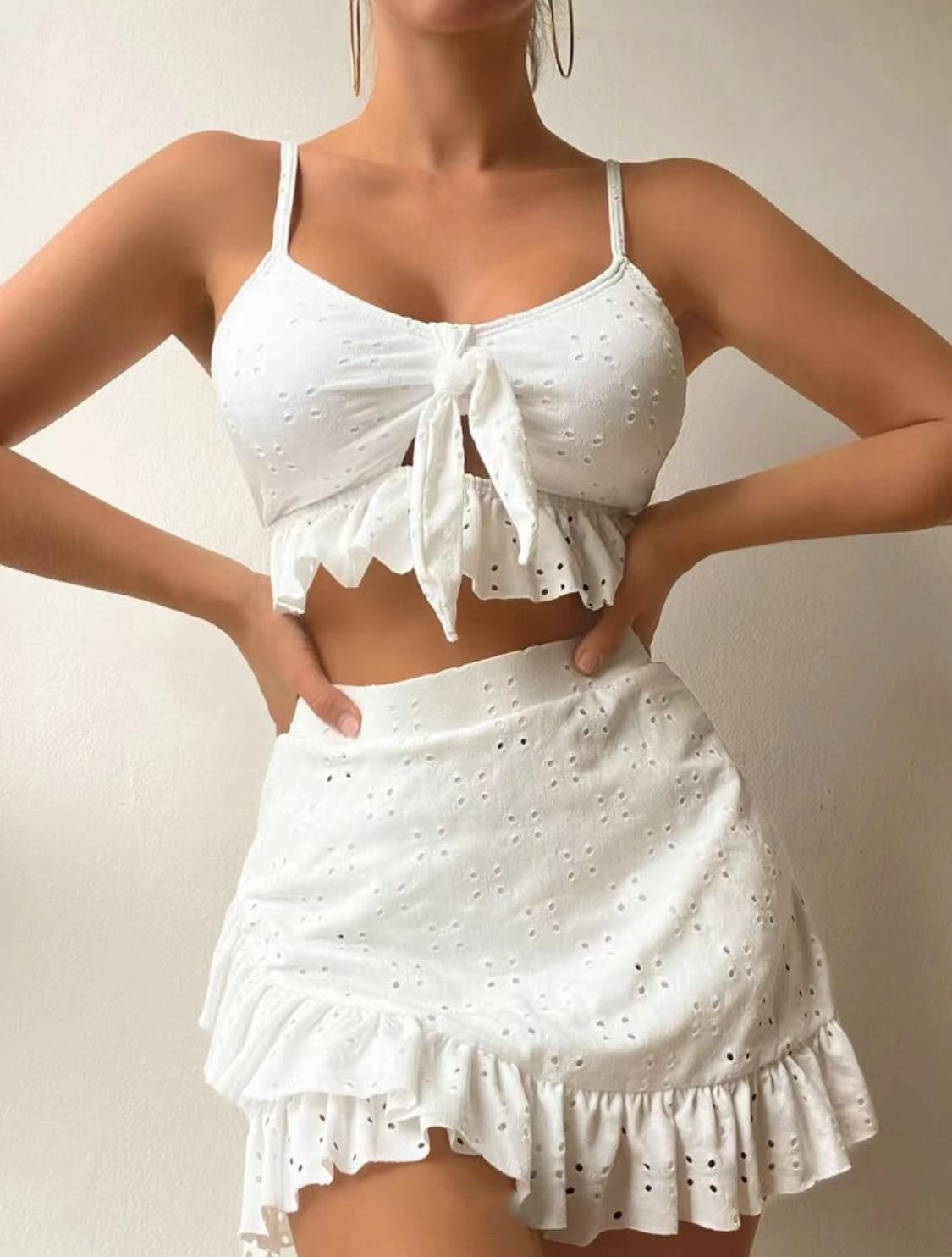 3-teiliger Strandbikini mit hüftbetontem Rock, modisches Rüschendesign, Badeanzug-Set, Sommer-Damenbekleidung