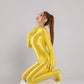 Enger und glänzender Bodysuit aus Nylon-Spandex mit vollflächiger Ärmelbedeckung