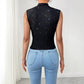 Top senza maniche con paillettes lucide e scollo a V