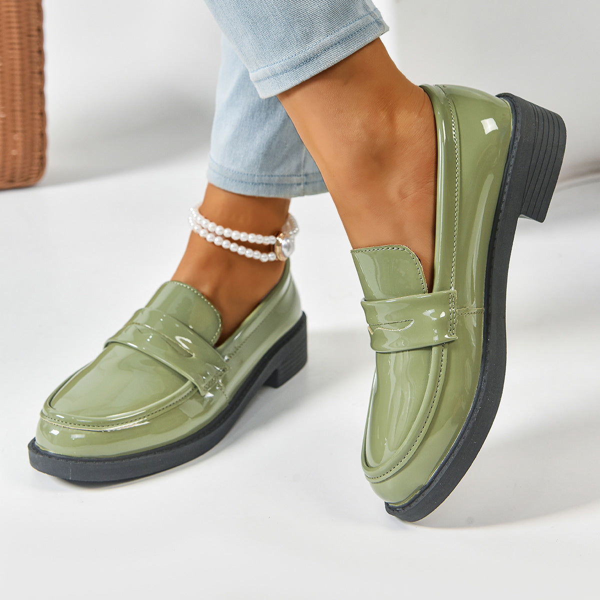 Retro Square Toe Plateau Höhe erhöhende Lederschuhe Damen Uniform Schuhe
