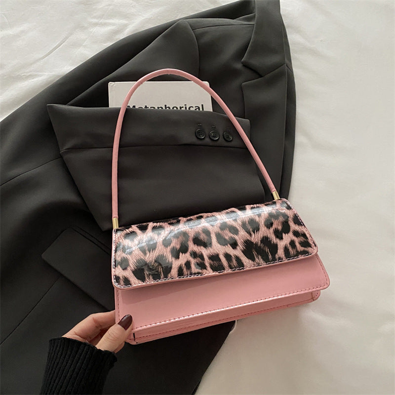 Borsa a tracolla con stampa leopardata e interesse speciale