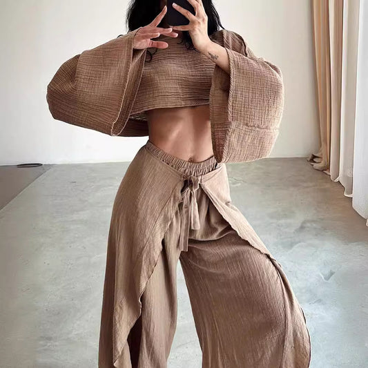 Completo con pantaloni arricciati e cintura elastica in misto lino e top corto