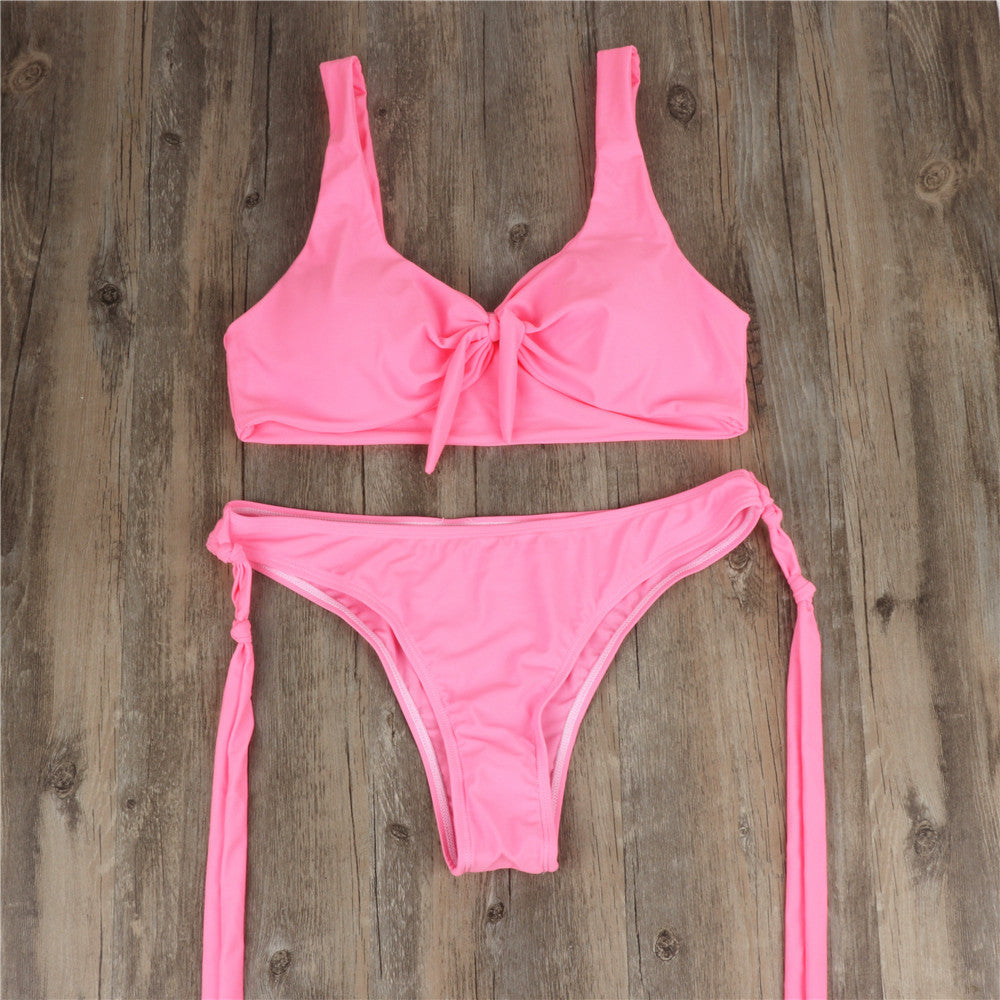 Costume da bagno da donna con reggiseno a fascia e spacco a tubo