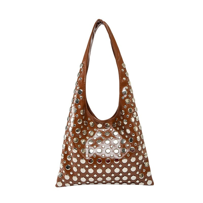 Borsa a tracolla con rivetti a pois da donna