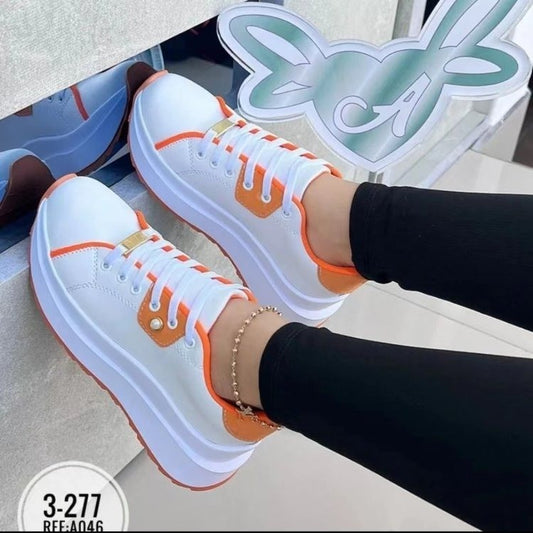 Scarpe con plateau da donna Scarpe bianche con lacci