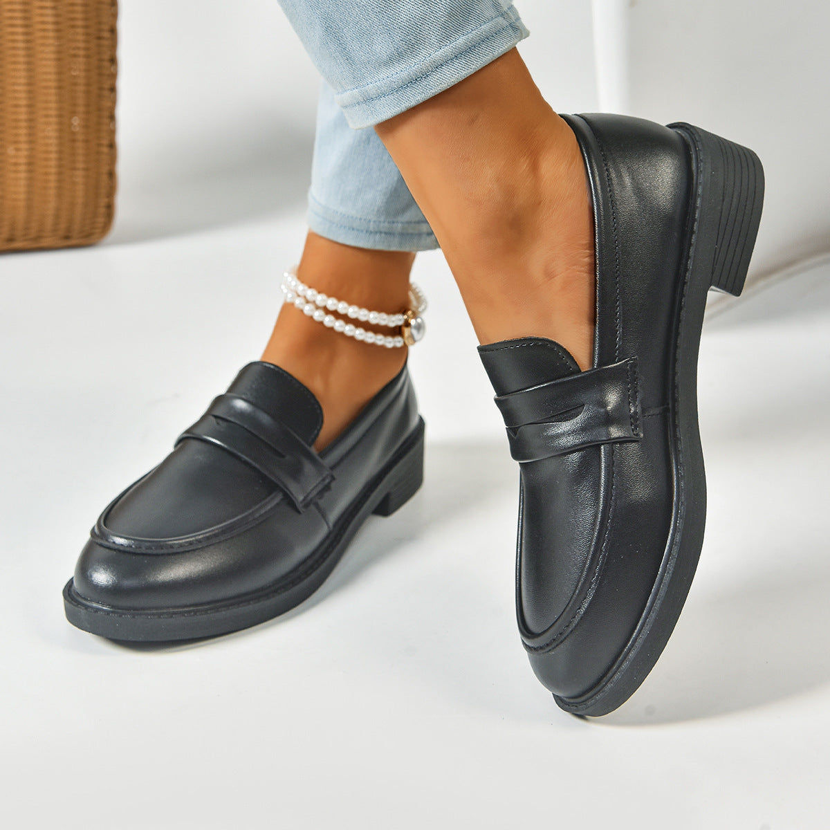 Retro Square Toe Plateau Höhe erhöhende Lederschuhe Damen Uniform Schuhe