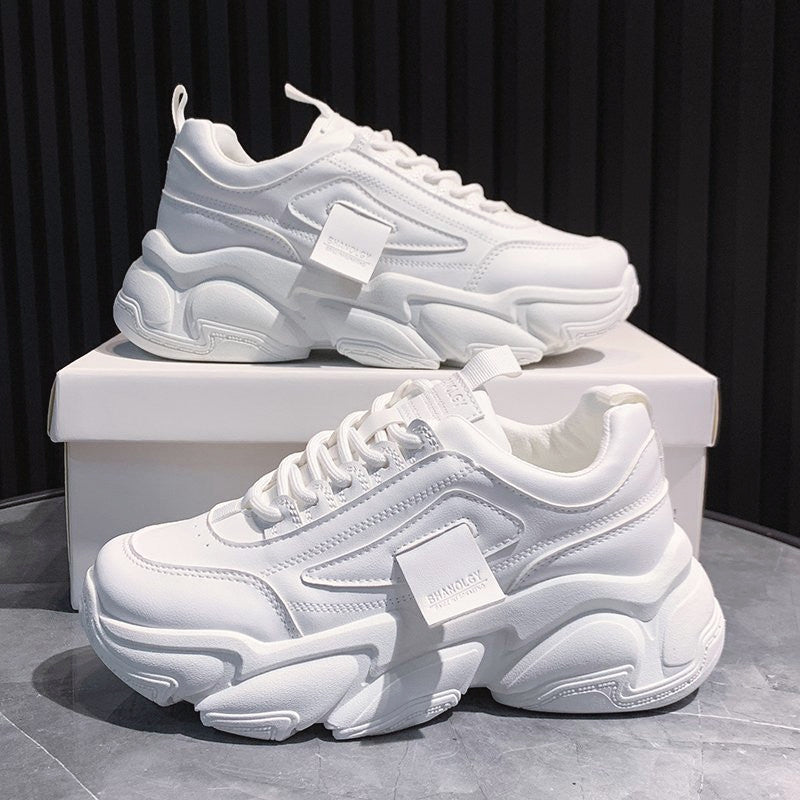 Scarpe sportive bianche dimagranti da strada fritte con fondo spesso