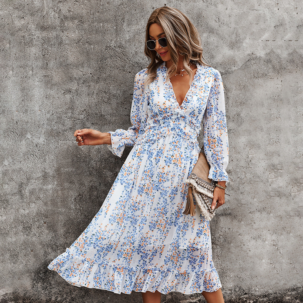 Kleid mit Blumenmuster und V-Ausschnitt
