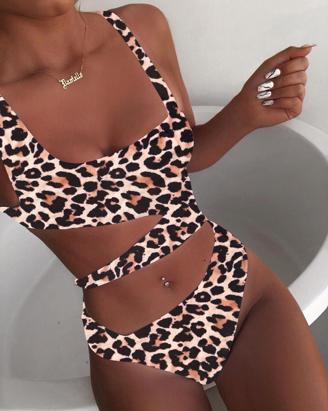 Solid Color One-piece Swimsuit Solid Color One-piece Bikini
